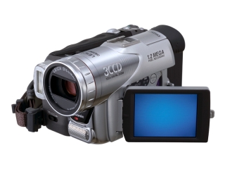 цифрова¤ видеокамера Panasonic PV-GS70
