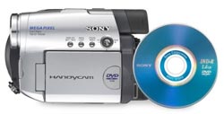 Ќова¤ цифрова¤ DVD видеокамера Sony